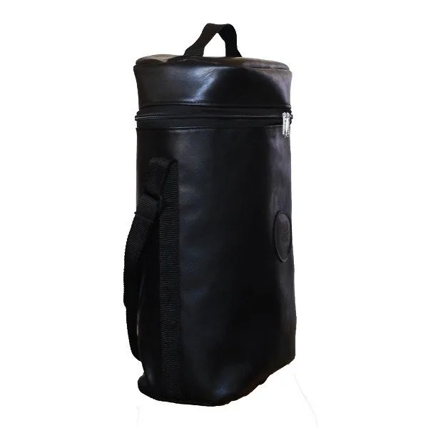 Bolso matero regulable 2 en 1 y morral Palo Verde impermeable eco cuero negro, con espacio para termo grande, yerbera, mate y porta bombilla. La alternativa de equipamiento rutero ideal con envío gratis para quienes buscan accesorios de marcas como Pimiento o Tricera en Argentina. Impermeable y anti golpe