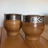 mate imperial de algarrobo encerado brilloso con virola y fleje de acero inoxidable pampa y abstracto